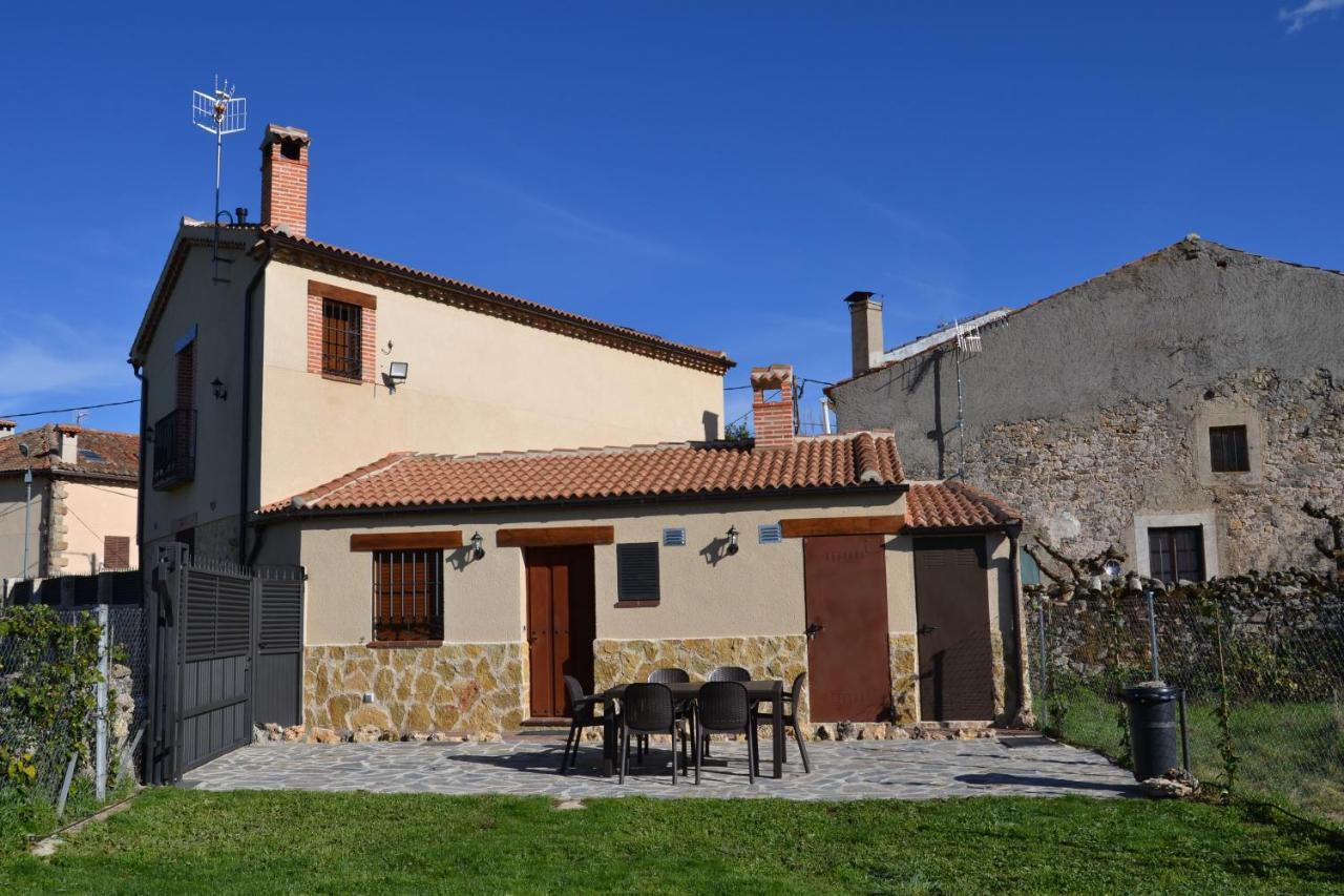 La Portada De Abajo Villa Gallegos Exteriör bild